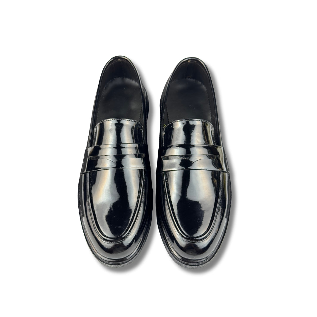 GLOSS BLACK LOAFER